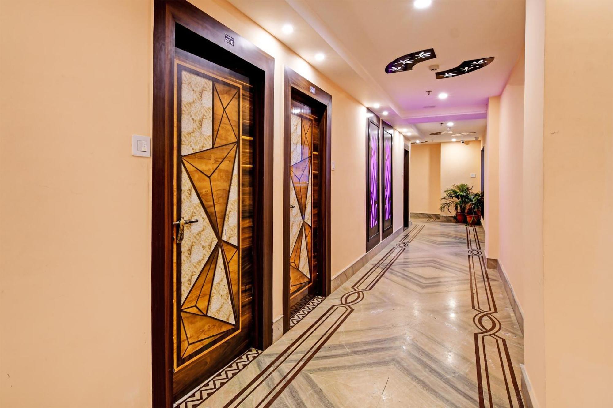 Townhouse The Grand Touch & The Royal Touch Hotel Digha  Ngoại thất bức ảnh