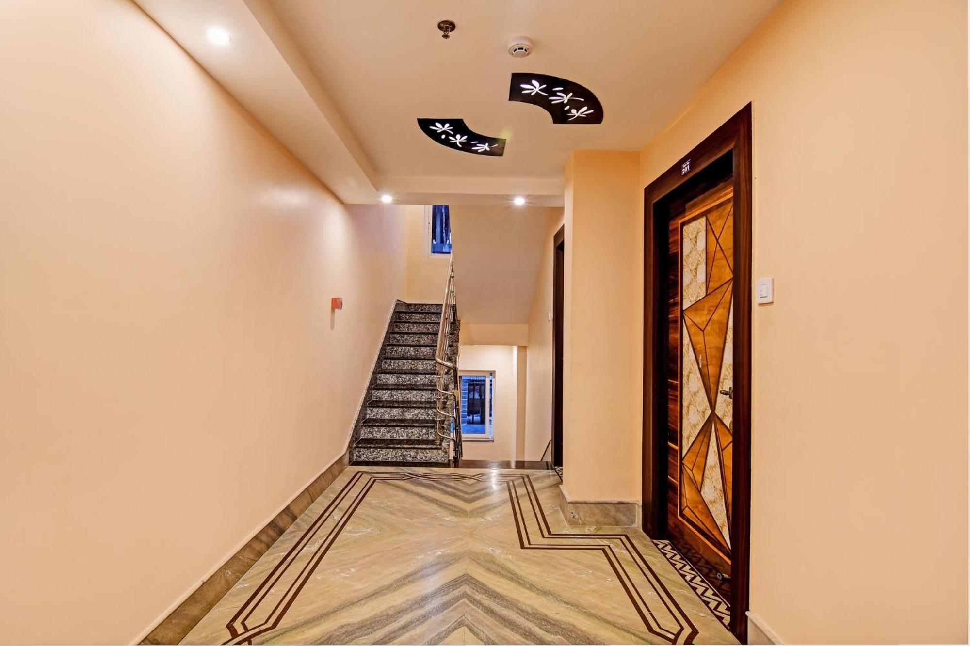 Townhouse The Grand Touch & The Royal Touch Hotel Digha  Ngoại thất bức ảnh