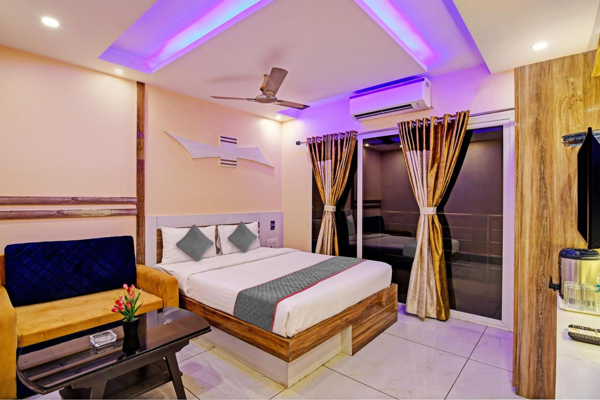 Townhouse The Grand Touch & The Royal Touch Hotel Digha  Ngoại thất bức ảnh