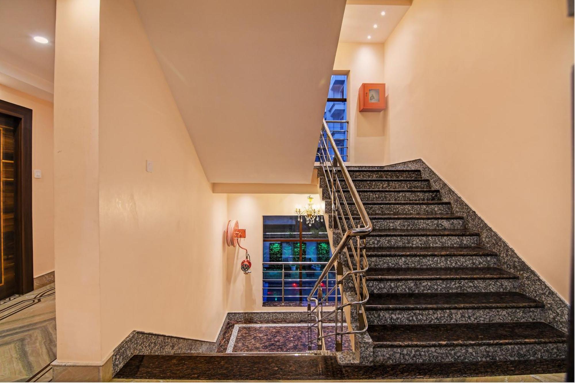 Townhouse The Grand Touch & The Royal Touch Hotel Digha  Ngoại thất bức ảnh