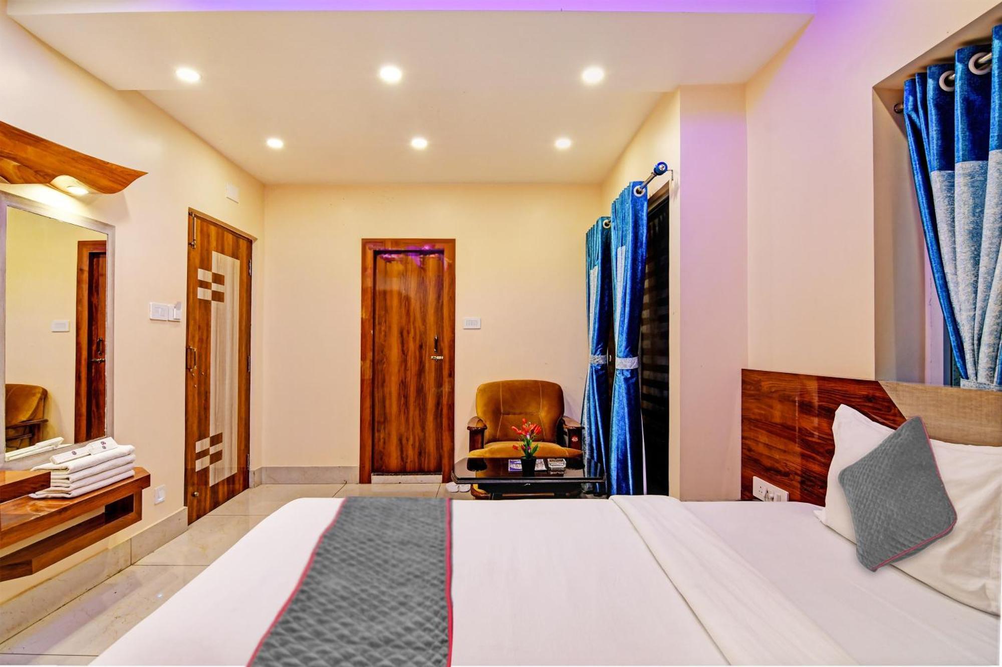 Townhouse The Grand Touch & The Royal Touch Hotel Digha  Ngoại thất bức ảnh